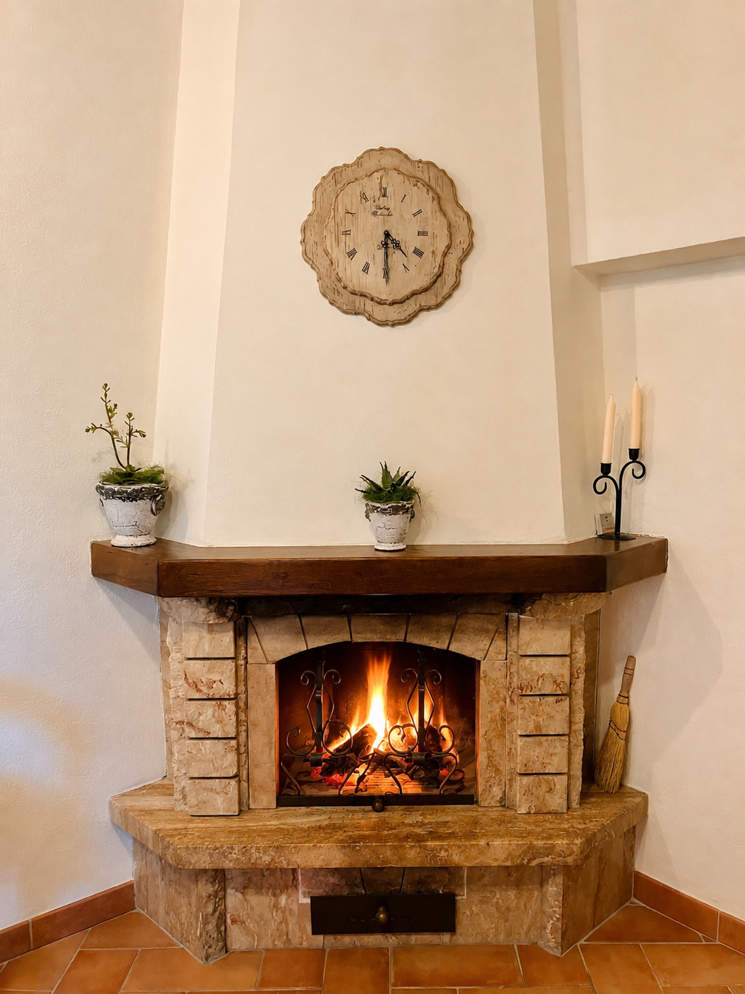Gezellig huisje in een middeleeuws dorp op een heuvel in Toscane