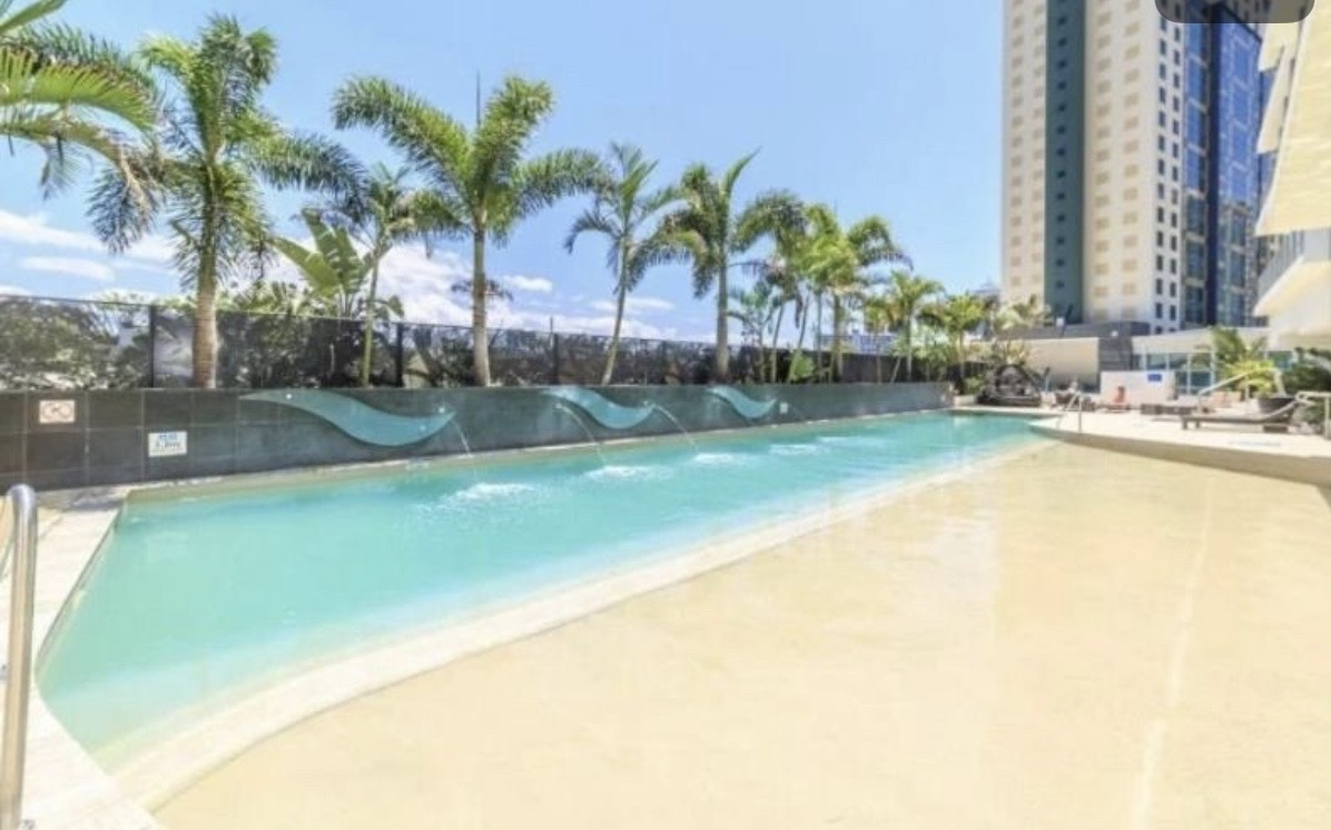 Sunny Gold Coast, (Surfers Paradise) Retreat
