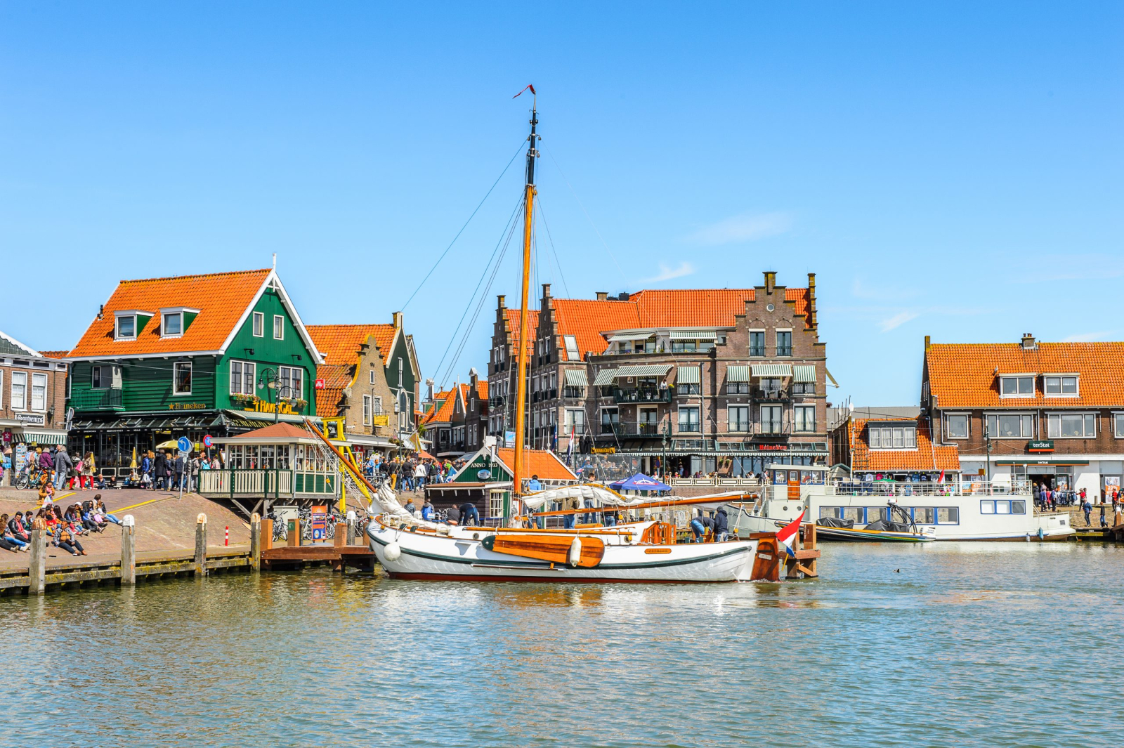 Volendam (fishing village, photos in traditional clothing). Less than 15 mins by car