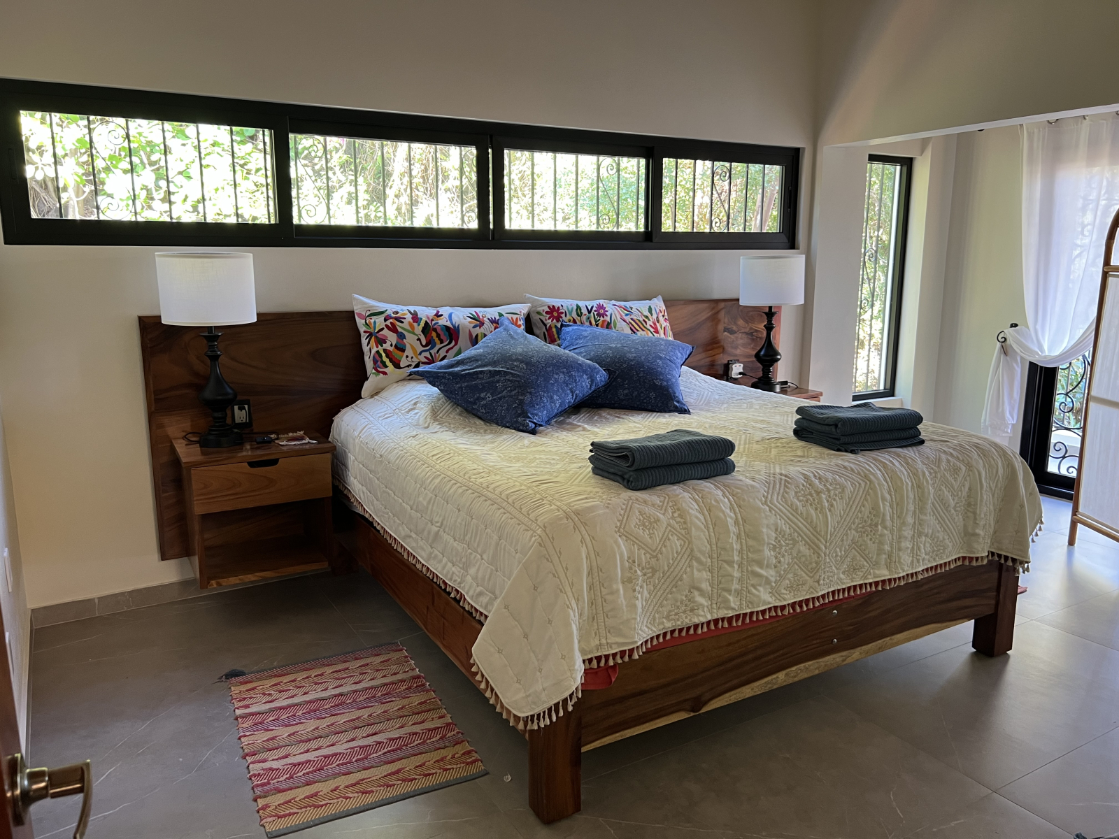 Dormitorio principal con cama King