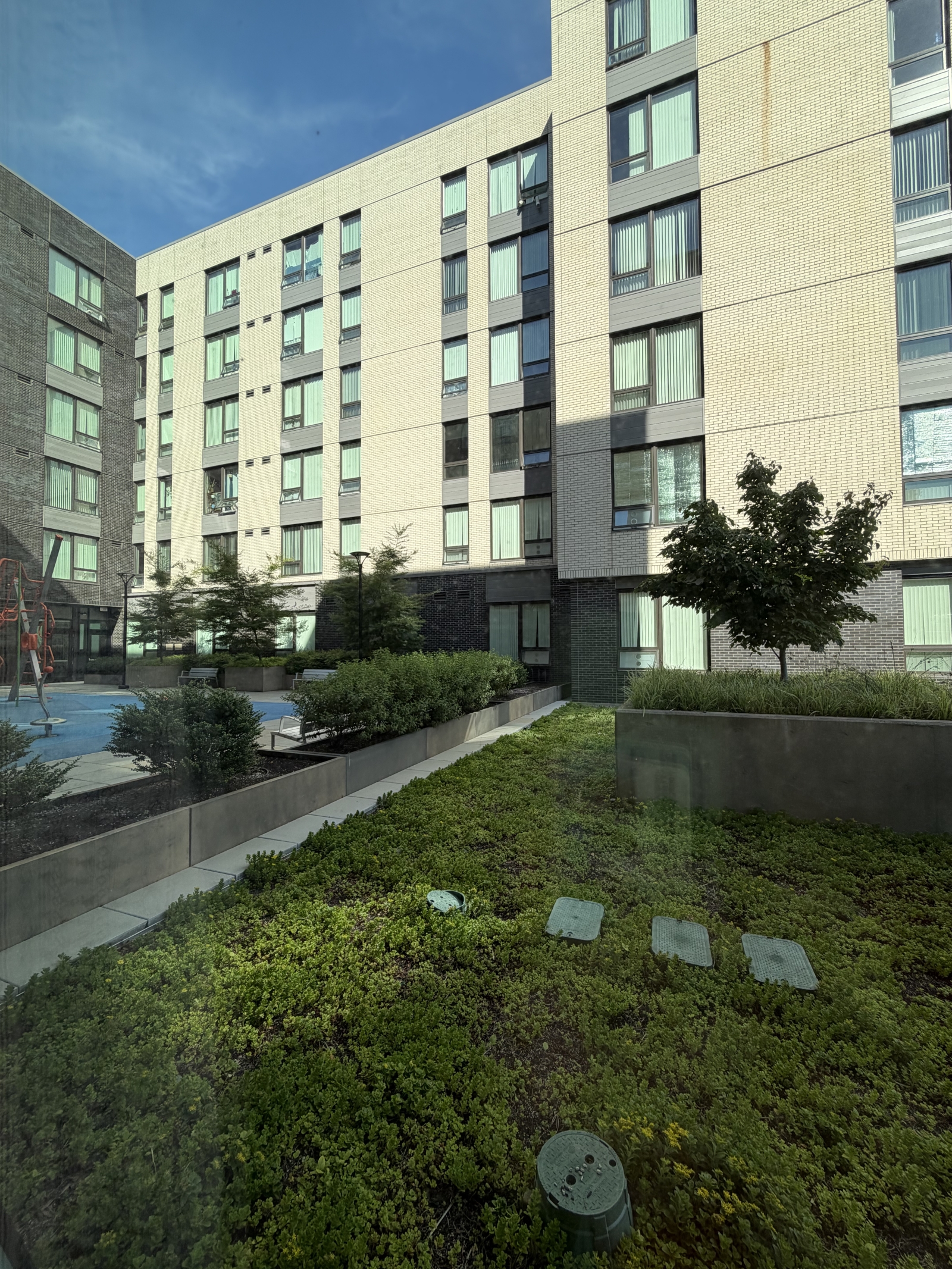 Urban waterfront 3 bedroom