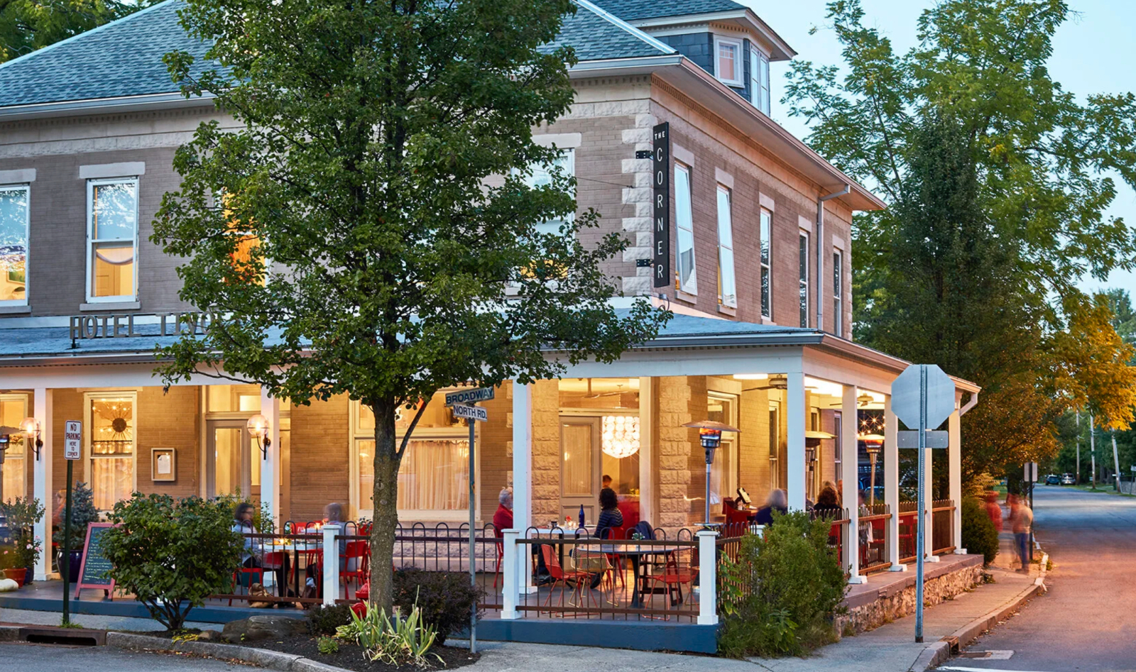 Hôtel Tivoli appartenant à des artistes avec restaurant élégant, bar et café, Tivoli, à 14 minutes