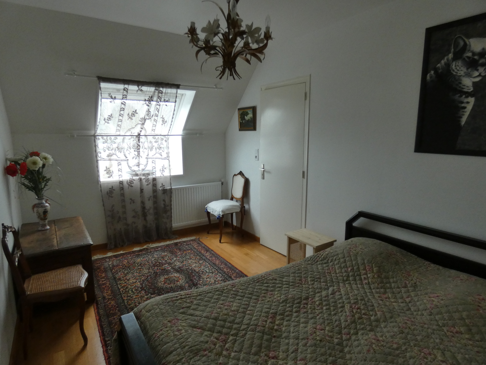 Guest room.