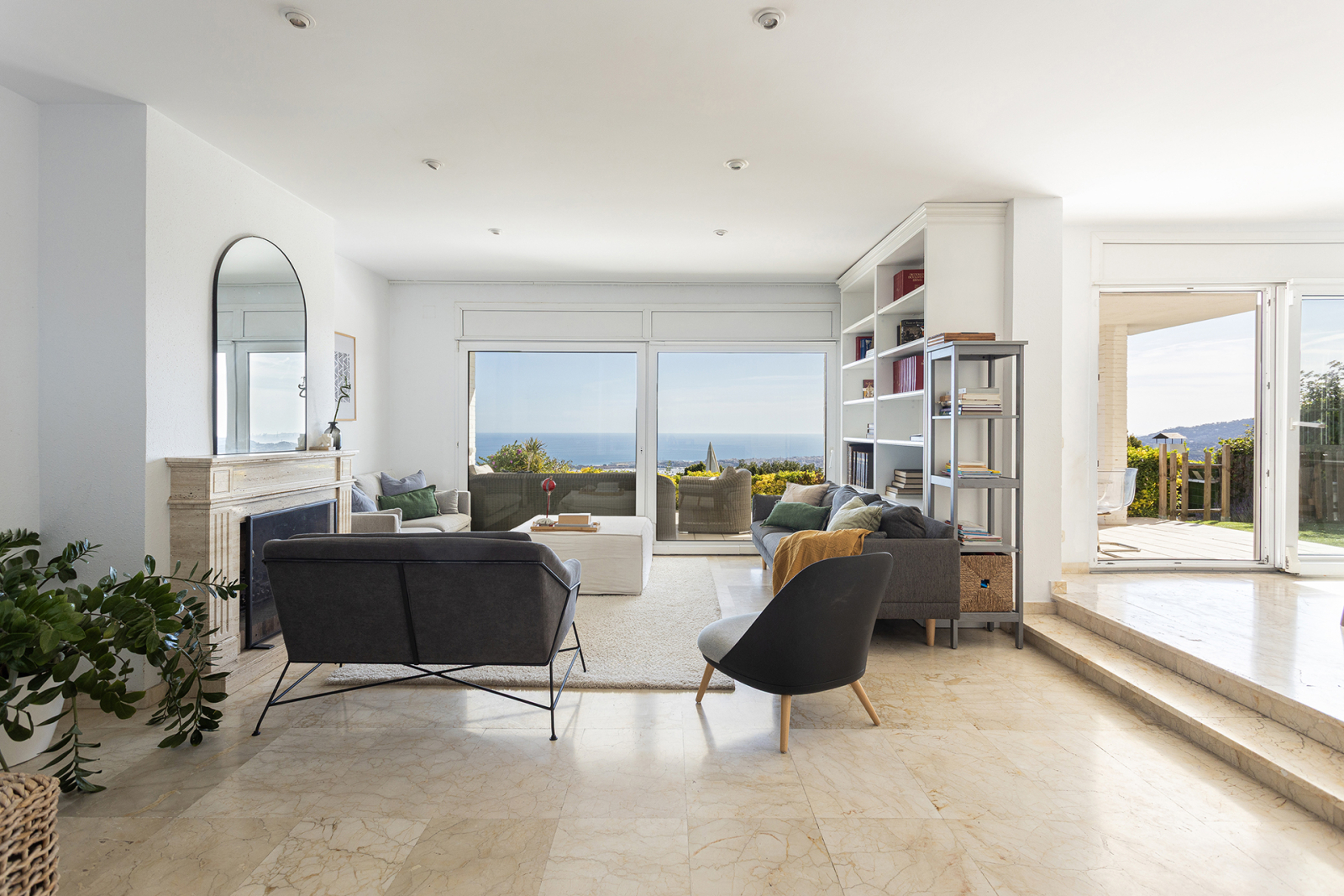 Viewpoint House