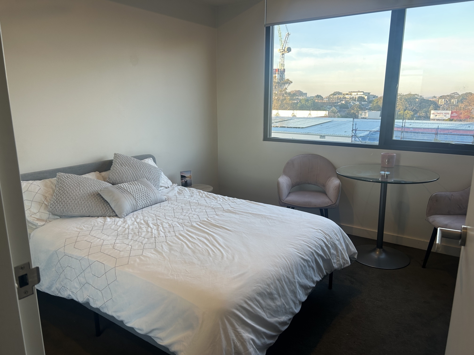 Apartamento moderno de dois andares com vista para a baía
