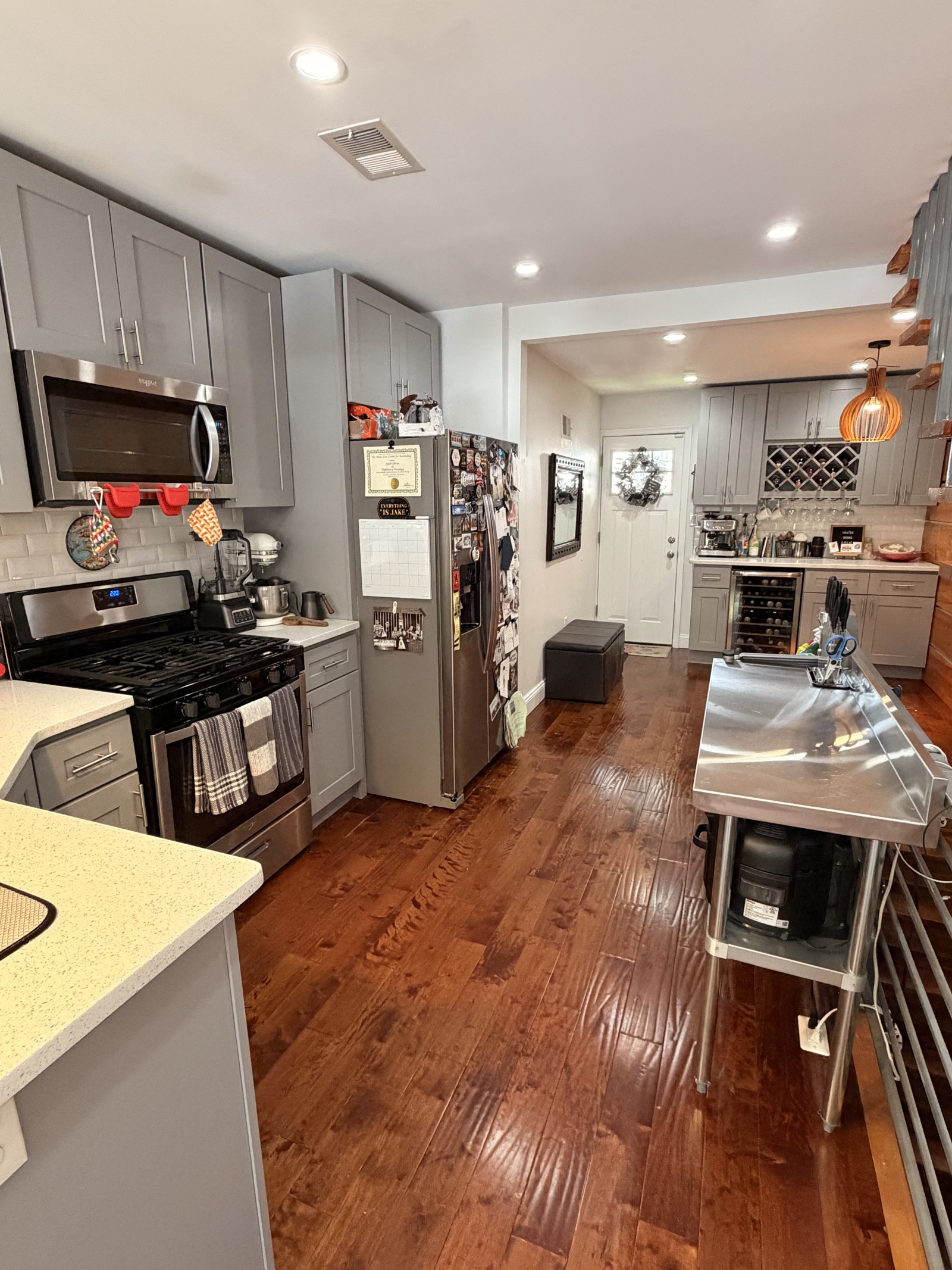 Stylish Private Room in  South Philadelphia Rowhome