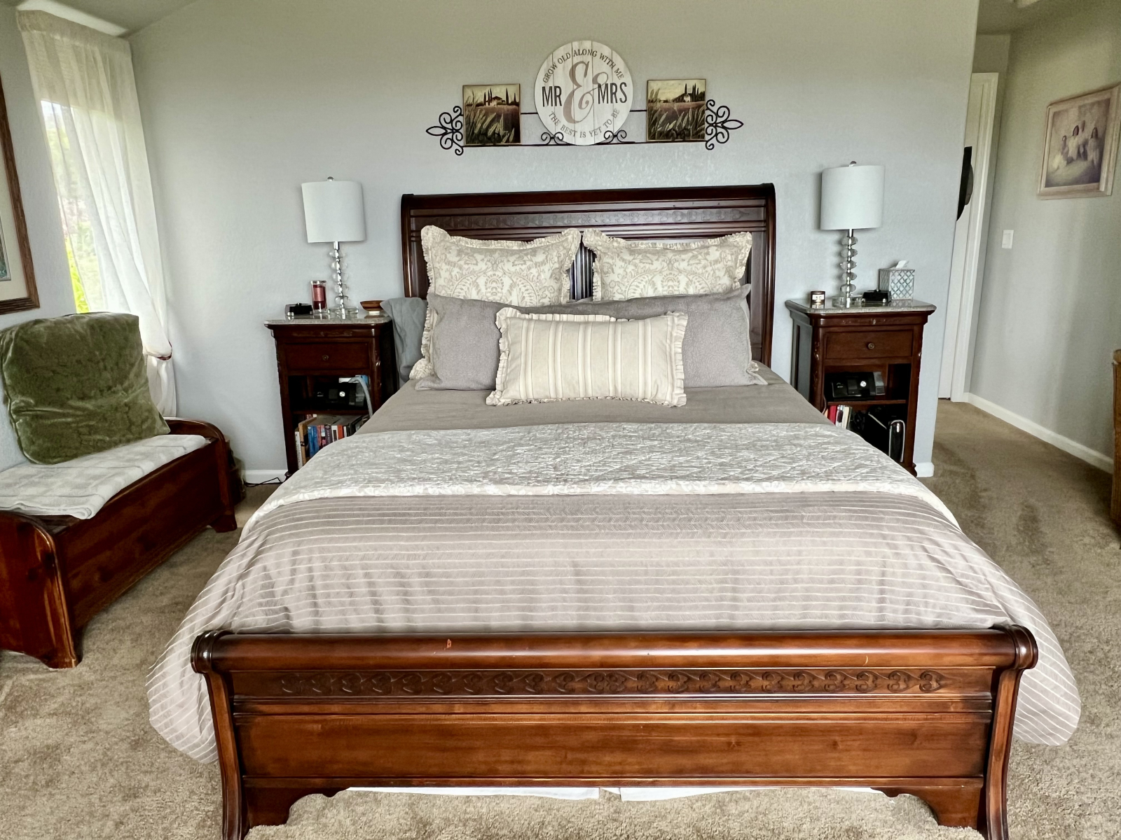 Master Bedroom with queen Tempurpedic bed, walk in closet and wonderful views!