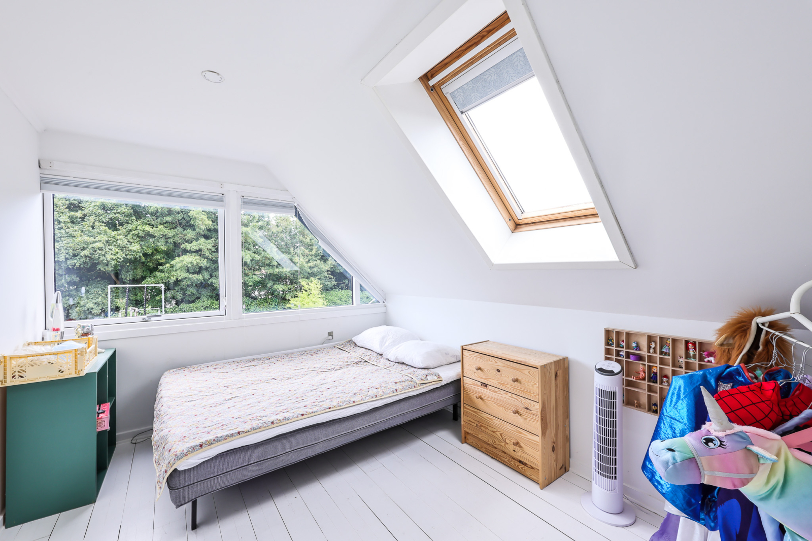 Quarto com cama 140x200.