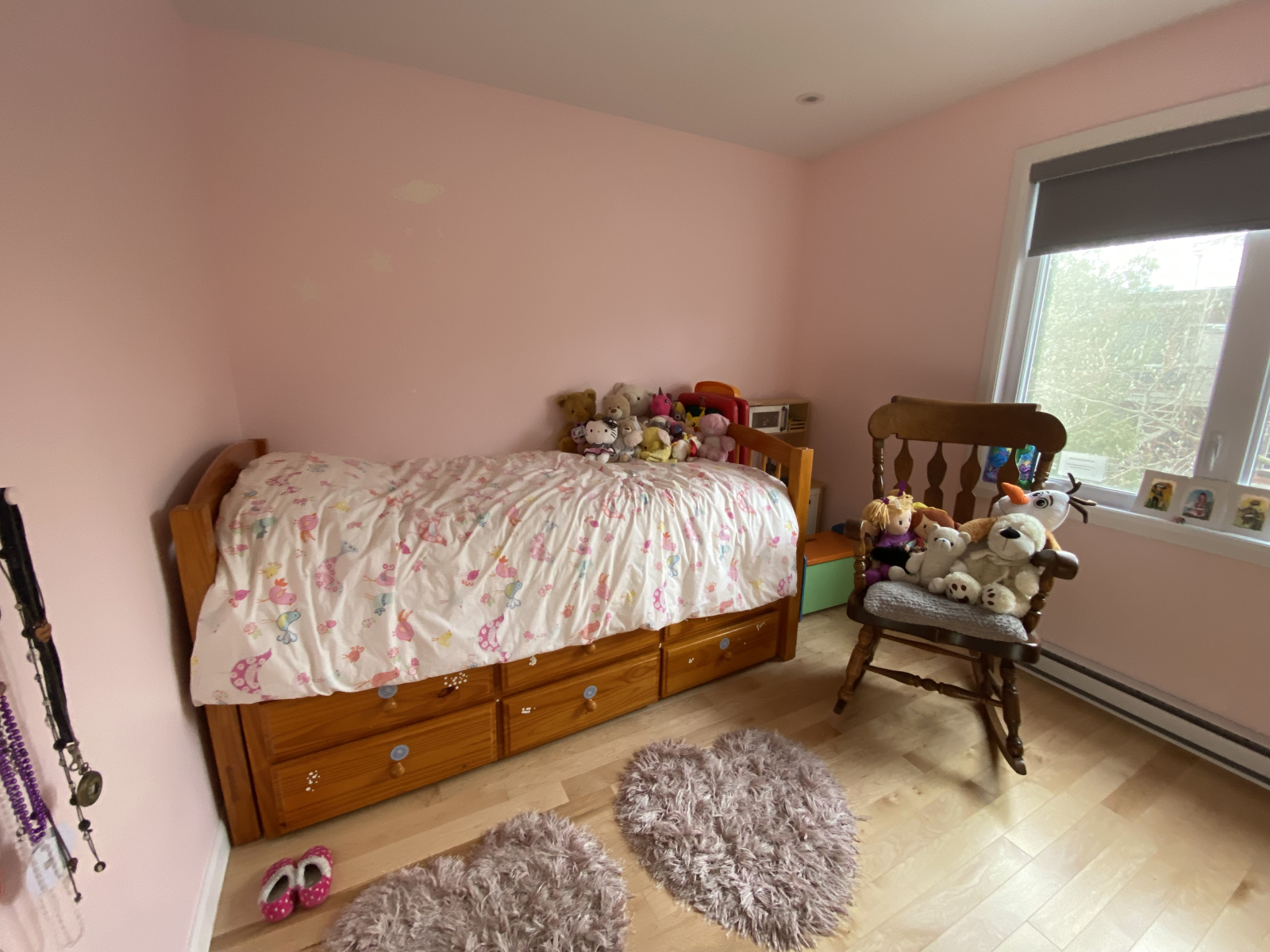 Bedroom 1 on the 2nd floor with 2 single beds. The second is a trundle bed (drawer bed)