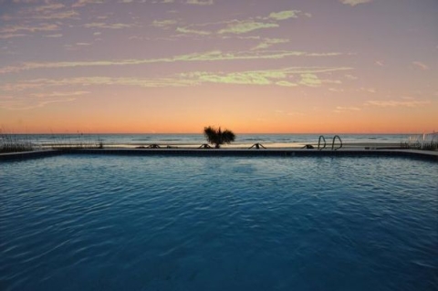 Retiro à beira-mar Moderno de Meados do Século com Piscina Privativa em Ponce Inlet