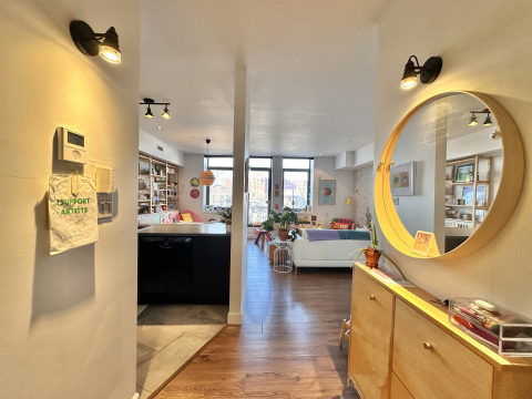 Eine sonnige, stilvolle Wohnung in einer freundlichen und ausgefallenen Nachbarschaft.