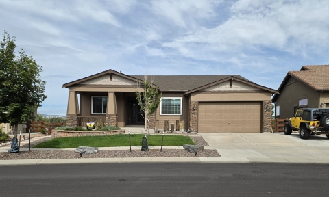 Home with Pikes Peak views!