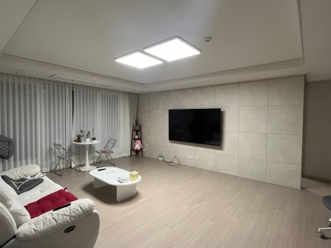 Modern Private Room in a Seoul Apartment near Central Seoul