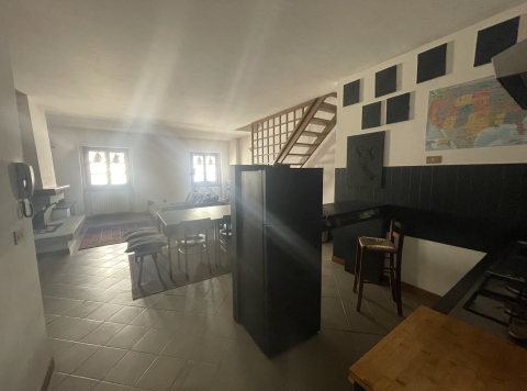 Charmante zweistöckige Wohnung in Mittelitalien