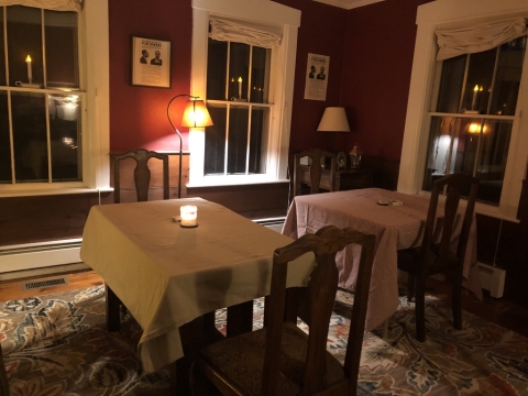 Ruim familiehuis uit de jaren 1850, 1 uur van Boston, hart van het appelland van New England.