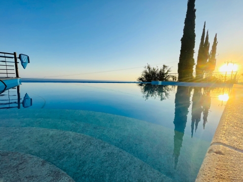 Detached Villa with Infinty Pool and amazing view over the Mediterran Sea