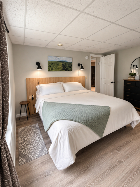Convenient Maine home base • Minutes to Portland, Freeport & Coast