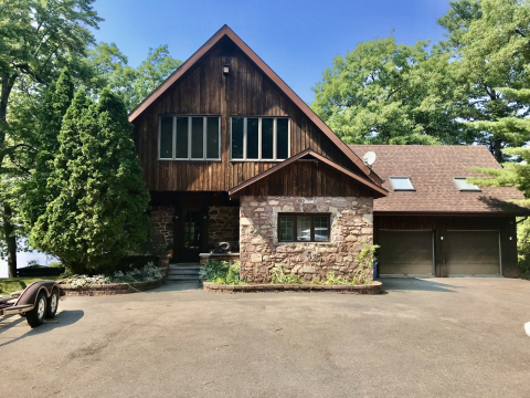 Montreal Lakehouse