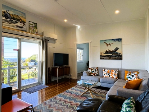 Suite d’invités à 60 m de Beach & Surf ! Ambiances modernes du milieu du siècle