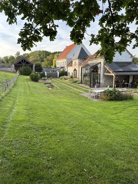 Renovated Belgian monastery. Centrally located for Maastricht, Brussels, Bruges, Ghent, Liège, Aachen, Durbuy,....